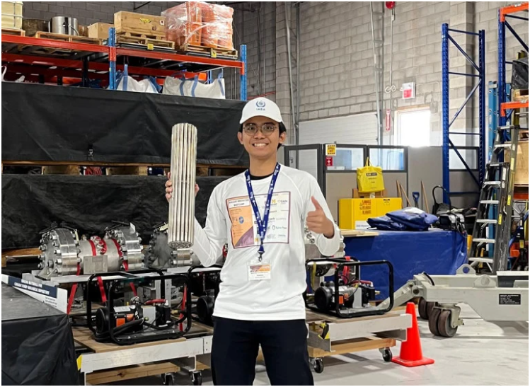 Un étudiant indonésien de l'UGM se rend au Canada pour étudier le développement de projets nucléaires