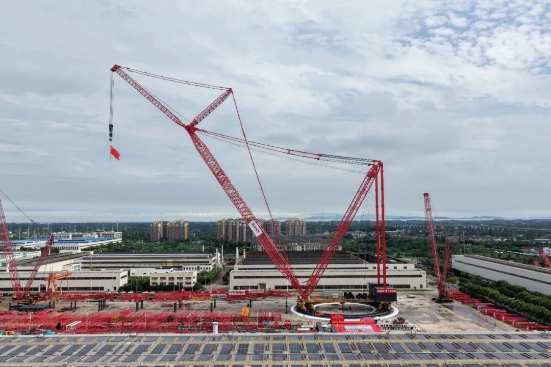全球首台25万吨米环轨起重机下线 支撑华龙一号2.0核电建设