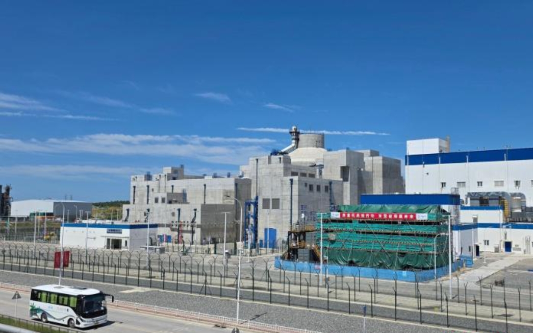“玲龙一号”全球首堆迈入热试冲刺装料：海南核电详解全非能动安全与多重防御逻辑